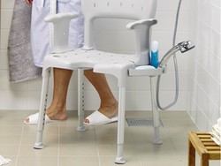 Bathing and grooming aids for people with reduced mobility