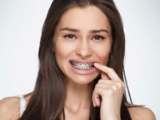 Cuidado y protección en portadores de ortodoncia