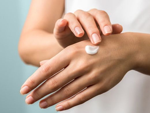 Nail lacquers with different properties to nourish, repair, fortify and give color