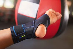 Estabilizador de tornozelo BSN Medical Actimove tamanho único