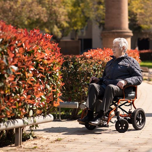 Aluguel de cadeira de rodas elétrica dobrável