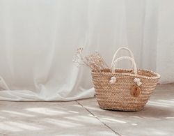 Karelia Palm Leaf Carrycot Bag