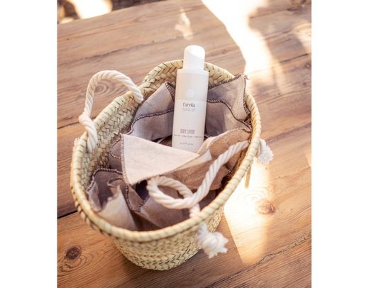 Karelia Palm Leaf Carrycot Bag