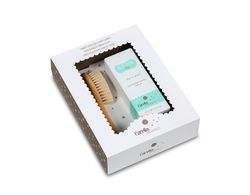 Carelia Pack Happy Eau de Cologne Petits 100 ml + Pincel infantil feito de madeira e cerdas naturais