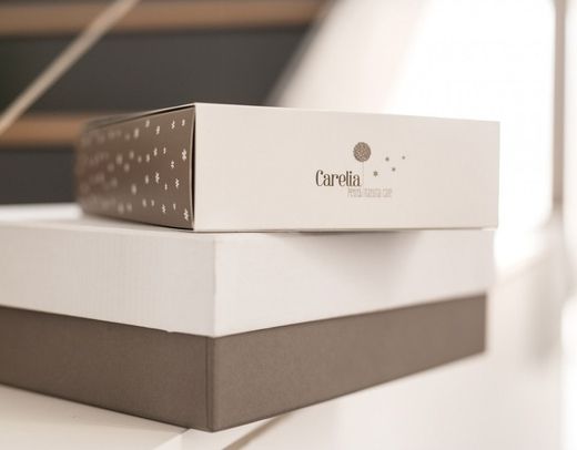 Carelia Pack Happy Eau de Cologne Petits 100 ml + Pincel infantil feito de madeira e cerdas naturais