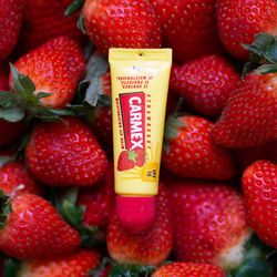 Carmex Balsamo Labial Hidratante Fluido Fresa SPF15 10 g