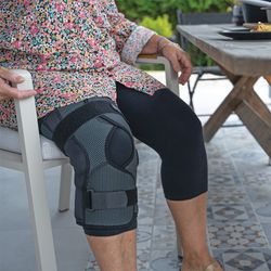 Donjoy Playmaker Xpert Knee Brace