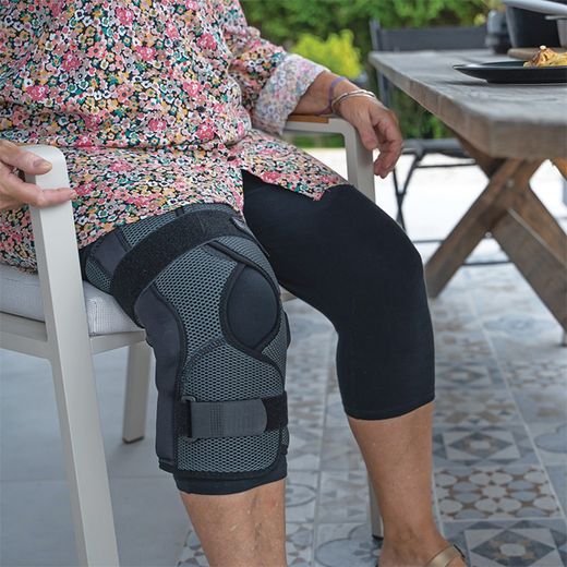 Donjoy Playmaker Xpert Knee Brace
