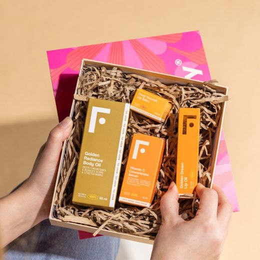 Freshly Cofre Esenciales Hidratantes Con Sérum Vitamina C Vitamin C & Hydration Essentials