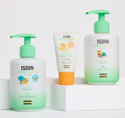Isdin BabyNaturals Maxi Bolsa de Higiene Pessoal Cesta Pack