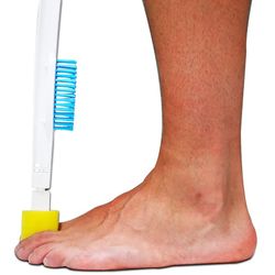 Kmina Cepillo Pies Mango Largo K40008