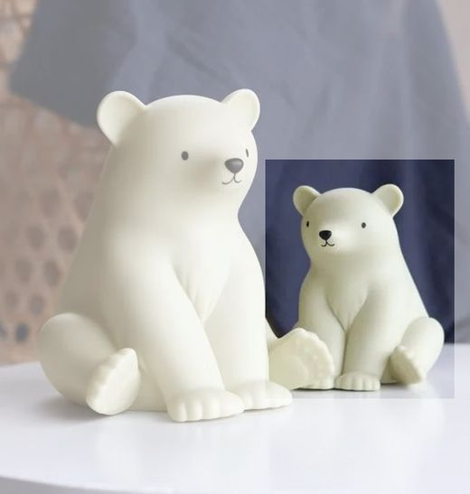 Luz noturna de urso polar pequeno adorável
