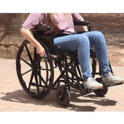 Fauteuil roulant automoteur Pepe 43 cm P10027