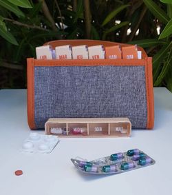 Plic Care Caixa de comprimidos semanais Fuchsia Le Slim FP318