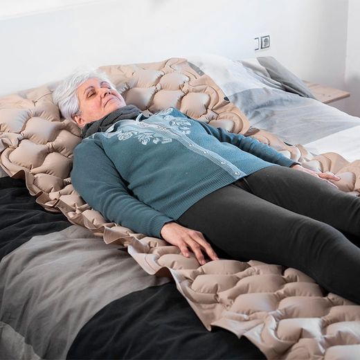 Matelas anti-escarres Totalcare avec moteur alternatif