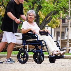 Cadeira de rodas não automotora TotalCare Saby-30 de alumínio