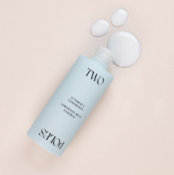 Essence de lait lumineuse Two Poles 80 ml