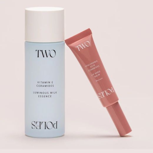Two Poles The Perfect Duo Coffret Hydratant et Éclat avec Essence Visage et Baume à Lèvres